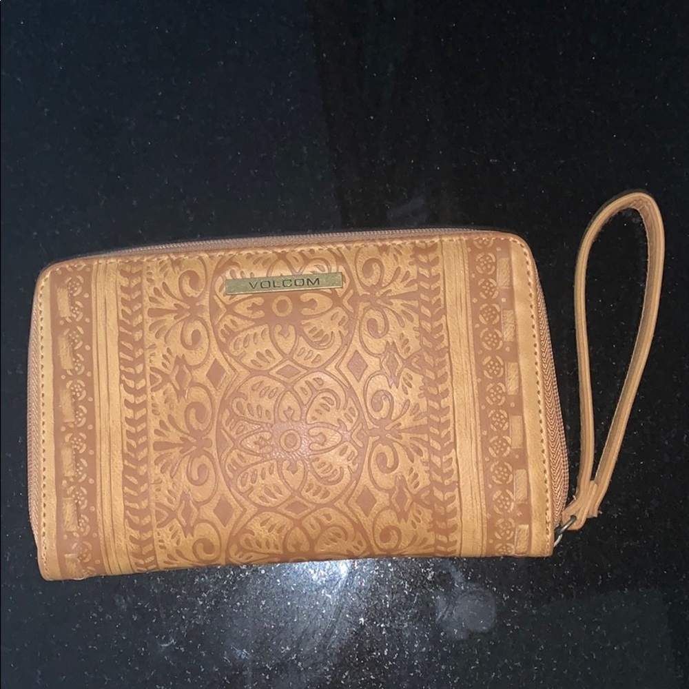 Wristlet purse
